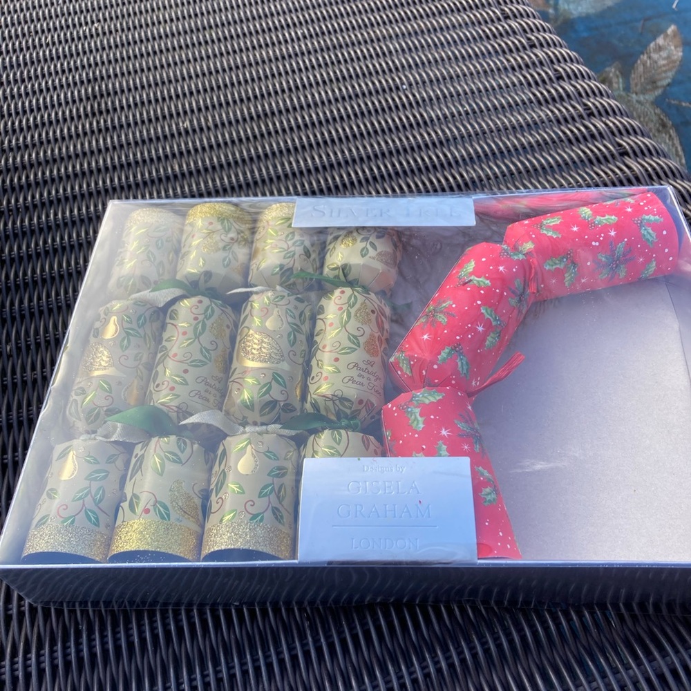 Silver Tree Christmas poppers